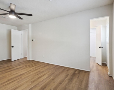 68 Ne Yewleaf Road - Photo Thumbnail 21