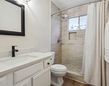 68 Ne Yewleaf Road - Photo Thumbnail 16