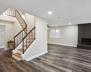 68 Ne Yewleaf Road - Photo Thumbnail 7