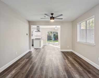 68 Ne Yewleaf Road - Photo Thumbnail 9