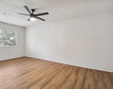 68 Ne Yewleaf Road - Photo Thumbnail 19
