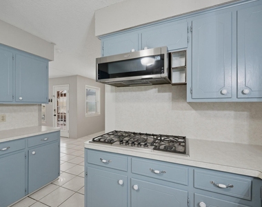 2607 Brom Bones Boulevard - Photo Thumbnail 24