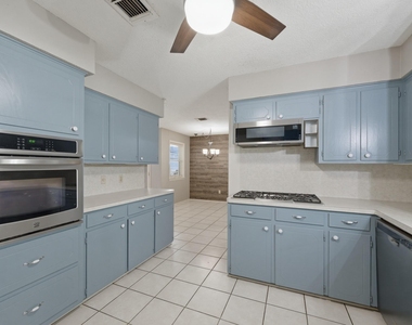 2607 Brom Bones Boulevard - Photo Thumbnail 25