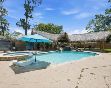 2607 Brom Bones Boulevard - Photo Thumbnail 3
