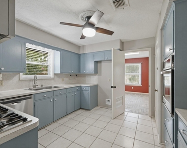 2607 Brom Bones Boulevard - Photo Thumbnail 21