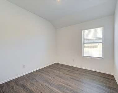 5023 Lavaridge Lane - Photo Thumbnail 31