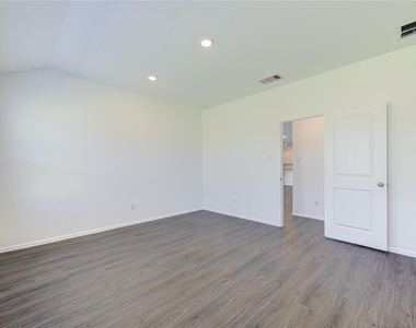 5023 Lavaridge Lane - Photo Thumbnail 41