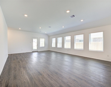 5023 Lavaridge Lane - Photo Thumbnail 25