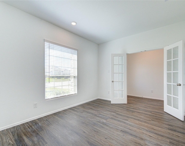 5023 Lavaridge Lane - Photo Thumbnail 13