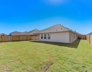 5023 Lavaridge Lane - Photo Thumbnail 12