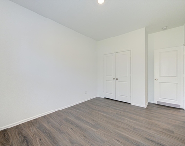 5023 Lavaridge Lane - Photo Thumbnail 34