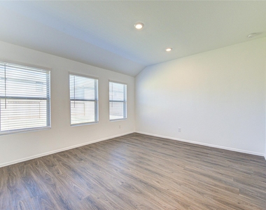 5023 Lavaridge Lane - Photo Thumbnail 40