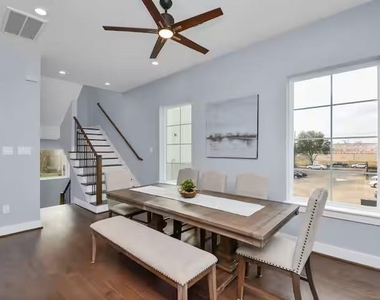 3412 Dixie Drive - Photo Thumbnail 2