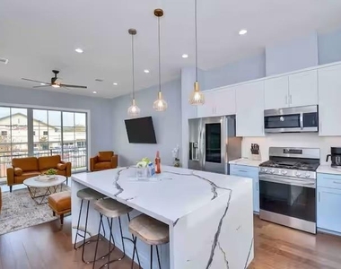 3412 Dixie Drive - Photo Thumbnail 4