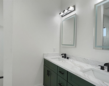 1313 Knight Street - Photo Thumbnail 7