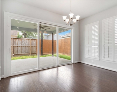 1303 Gardenia Drive - Photo Thumbnail 15