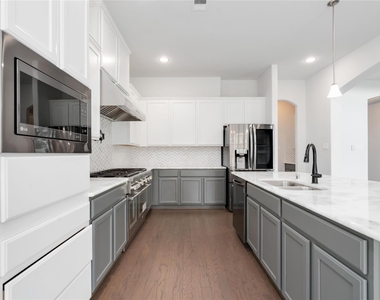 1303 Gardenia Drive - Photo Thumbnail 12