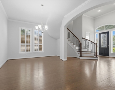 1303 Gardenia Drive - Photo Thumbnail 2