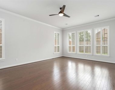 1303 Gardenia Drive - Photo Thumbnail 9