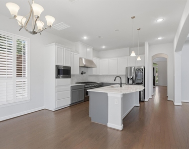 1303 Gardenia Drive - Photo Thumbnail 11