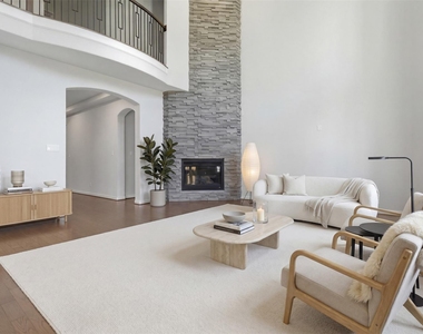 1303 Gardenia Drive - Photo Thumbnail 4