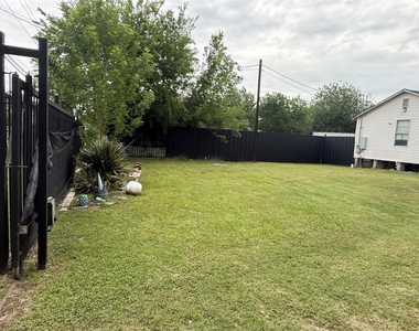 10338 Aldine Westfield Road - Photo Thumbnail 1