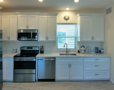 14146 Miramar Drive - Photo Thumbnail 8