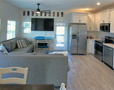 14146 Miramar Drive - Photo Thumbnail 9