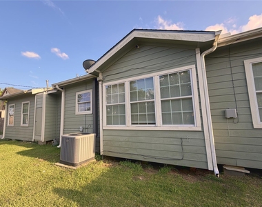 716 74th Street - Photo Thumbnail 10