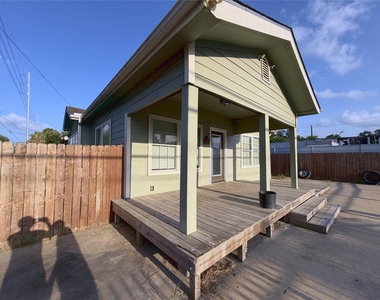 716 74th Street - Photo Thumbnail 12