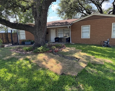 6944 Burgess Street - Photo Thumbnail 3