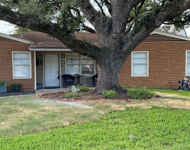 6944 Burgess Street - Photo Thumbnail 4