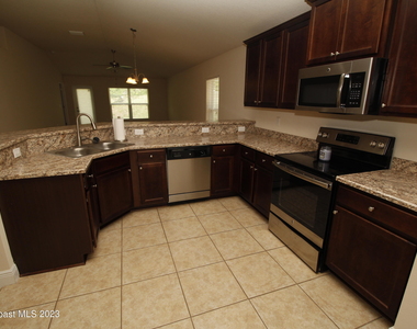 1034 Breakaway Trail - Photo Thumbnail 3