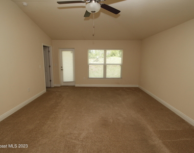 1034 Breakaway Trail - Photo Thumbnail 9