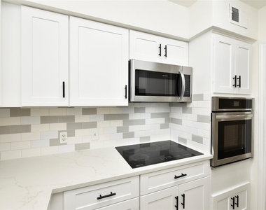 2600 Bellefontaine Street - Photo Thumbnail 13
