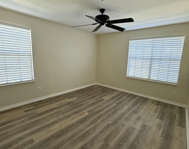 7667 N Wickham Road - Photo Thumbnail 7
