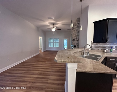 4140 Aria Drive - Photo Thumbnail 2