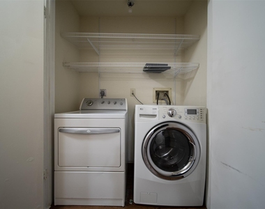 2411 Gunston Ct - Photo Thumbnail 18