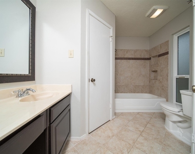 2411 Gunston Ct - Photo Thumbnail 14