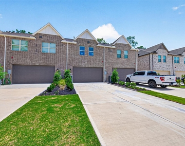 2638 Woodforest Parkway N - Photo Thumbnail 31