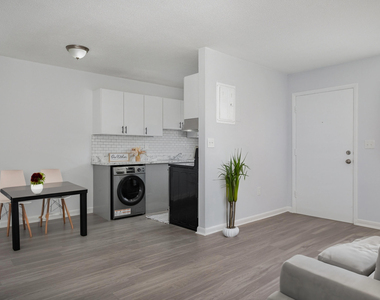 115 W Seminole Avenue - Photo Thumbnail 4