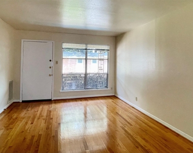 3420 Mount Vernon Street - Photo Thumbnail 7