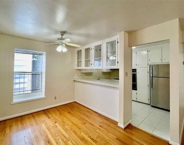 3420 Mount Vernon Street - Photo Thumbnail 2