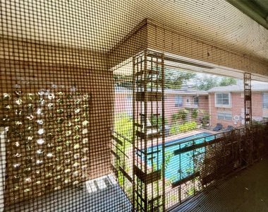3420 Mount Vernon Street - Photo Thumbnail 8