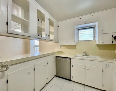 3420 Mount Vernon Street - Photo Thumbnail 4
