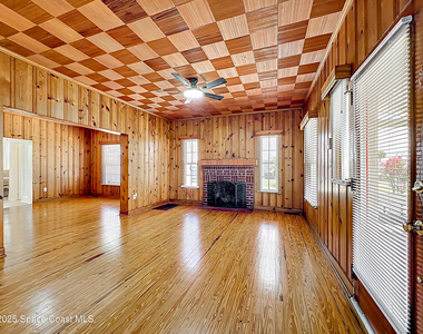 2811 N Indian River Drive - Photo Thumbnail 7