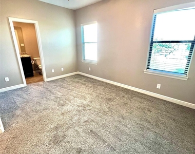 1818 Edwards Street - Photo Thumbnail 12