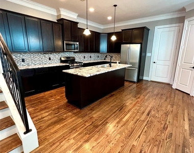 1818 Edwards Street - Photo Thumbnail 6