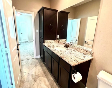 1818 Edwards Street - Photo Thumbnail 14