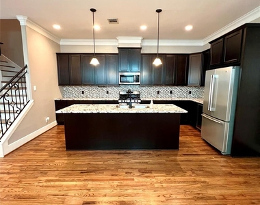 1818 Edwards Street - Photo Thumbnail 5